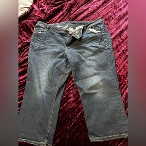 Lane Bryant capris! Size 28! Good condition!